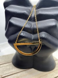 Vintage - Gold toned Saturday half-moon necklace