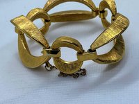 Vintage Gold Tone Signed Dorlan Chunky Oval Chain Link Bracelet