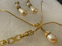 Vintage - Faux Pearl tear drop vermilled gold tone necklace and pierced earring set
