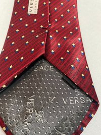Red Versace V2 necktie with pattern squares