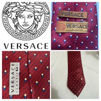 Red Versace V2 necktie with pattern squares