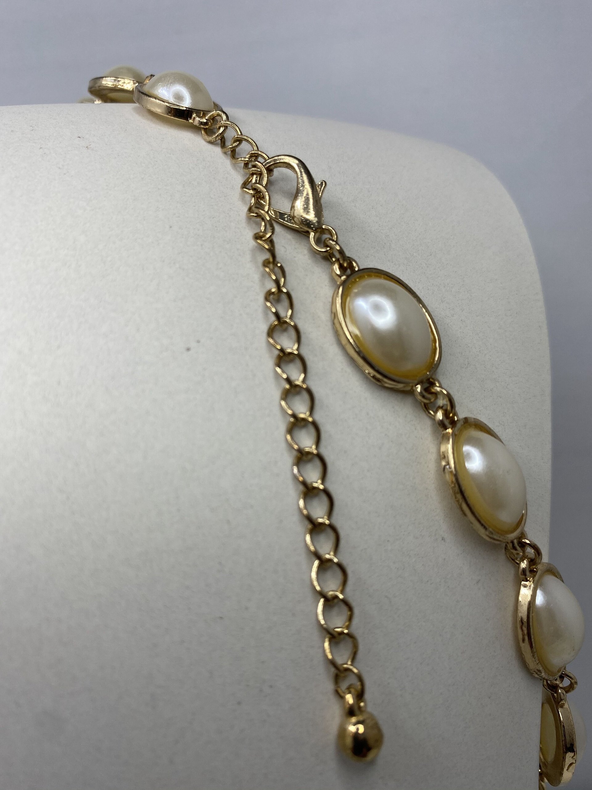 Vintage - Elegant draped neckline oval faux pearl cabochons in gold tone necklace