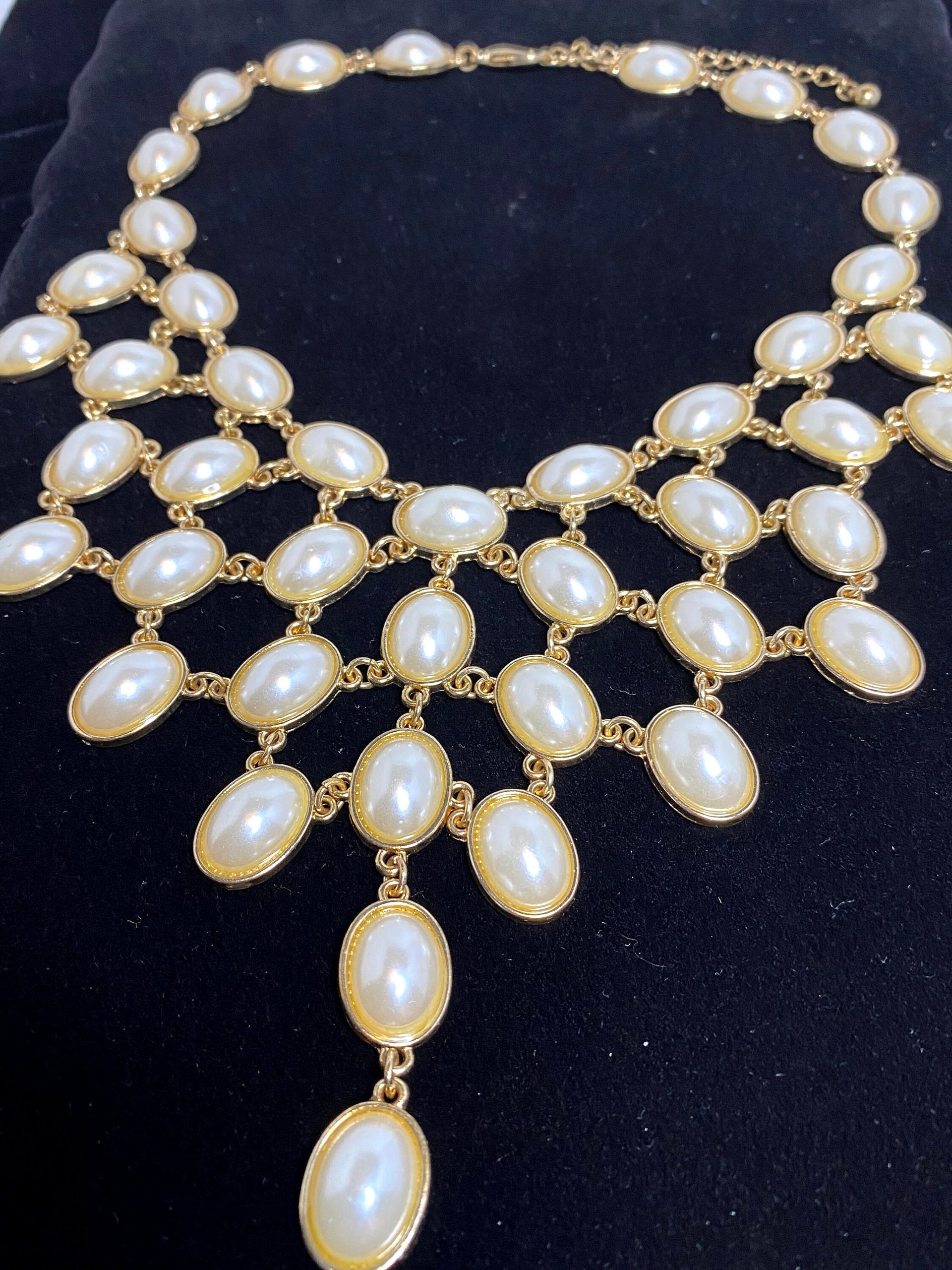 Vintage - Elegant draped neckline oval faux pearl cabochons in gold tone necklace