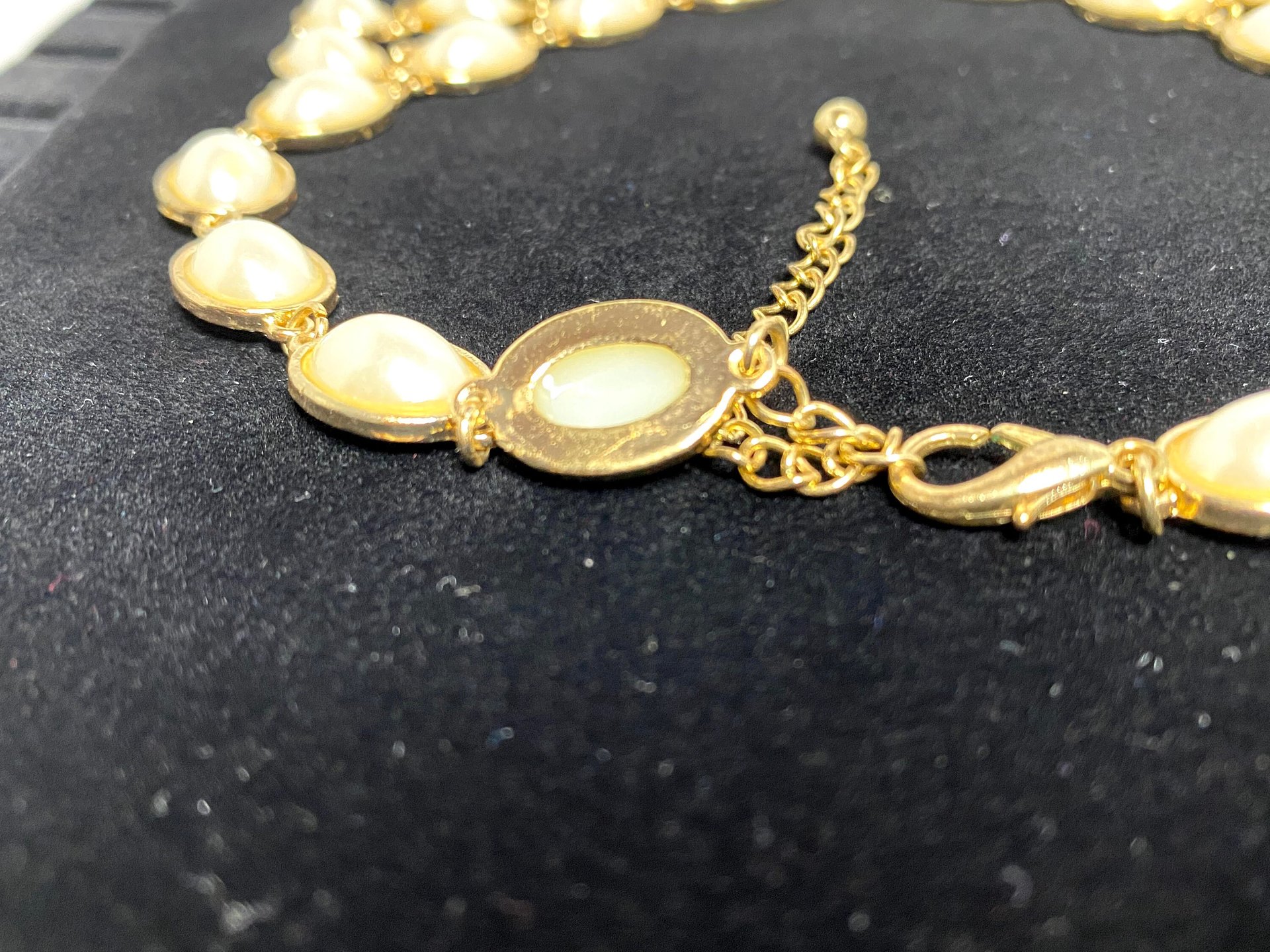 Vintage - Elegant draped neckline oval faux pearl cabochons in gold tone necklace