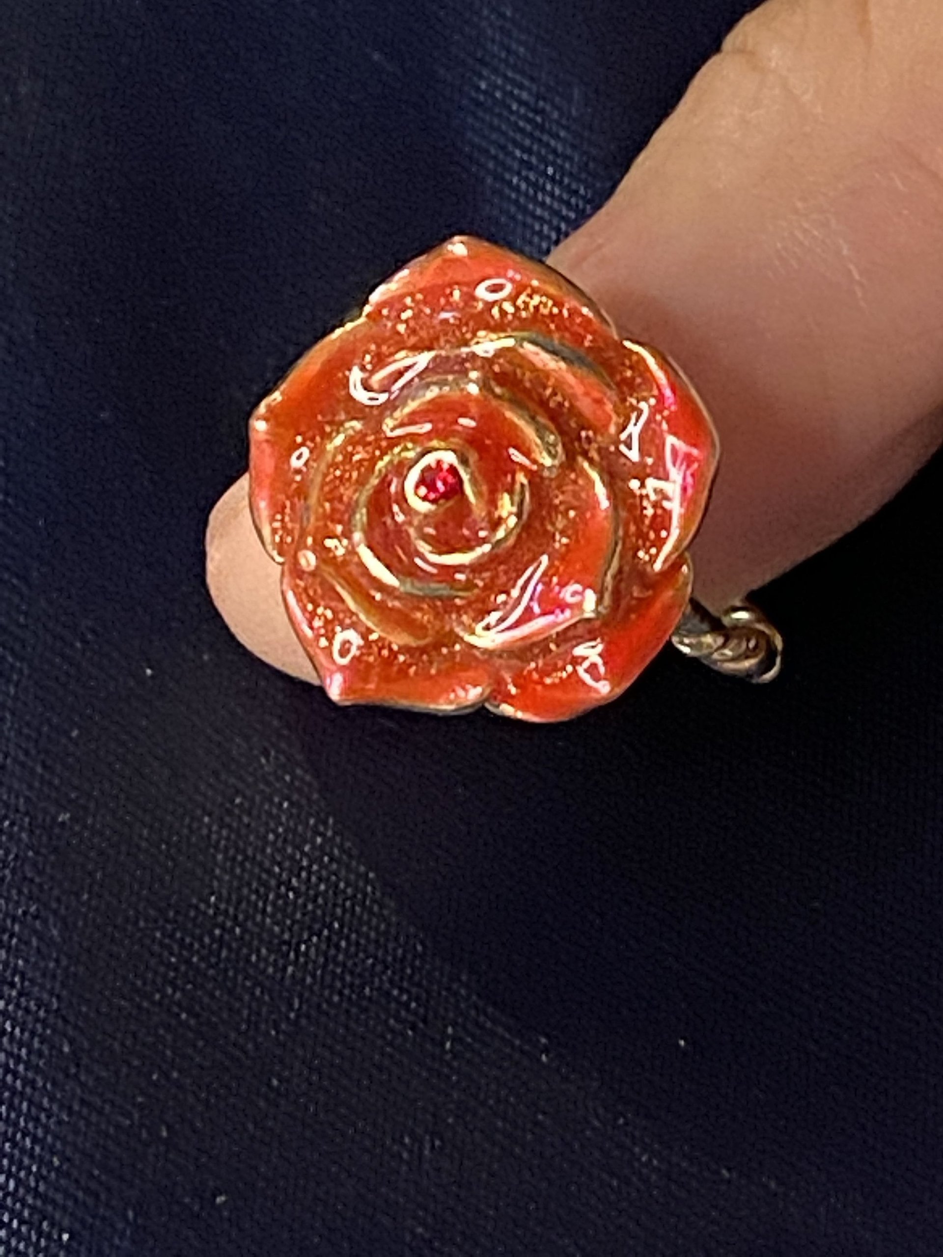 Red Rose enamel twisted band ring