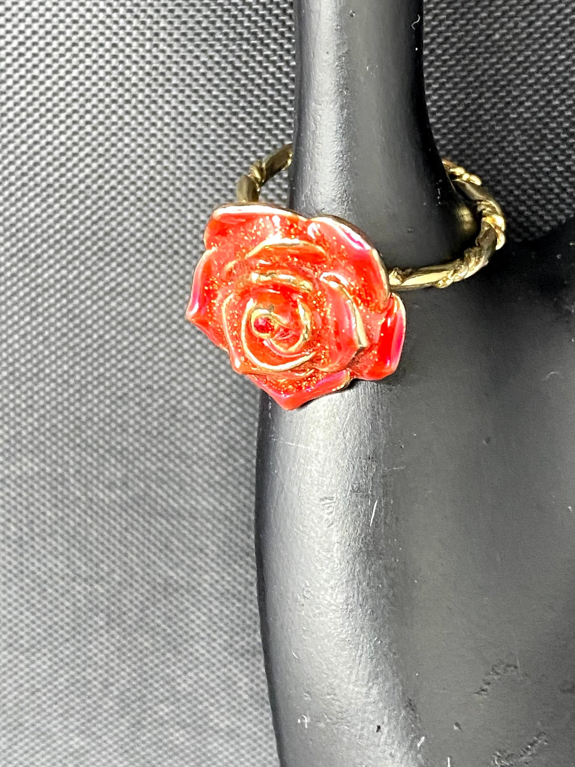Red Rose enamel twisted band ring