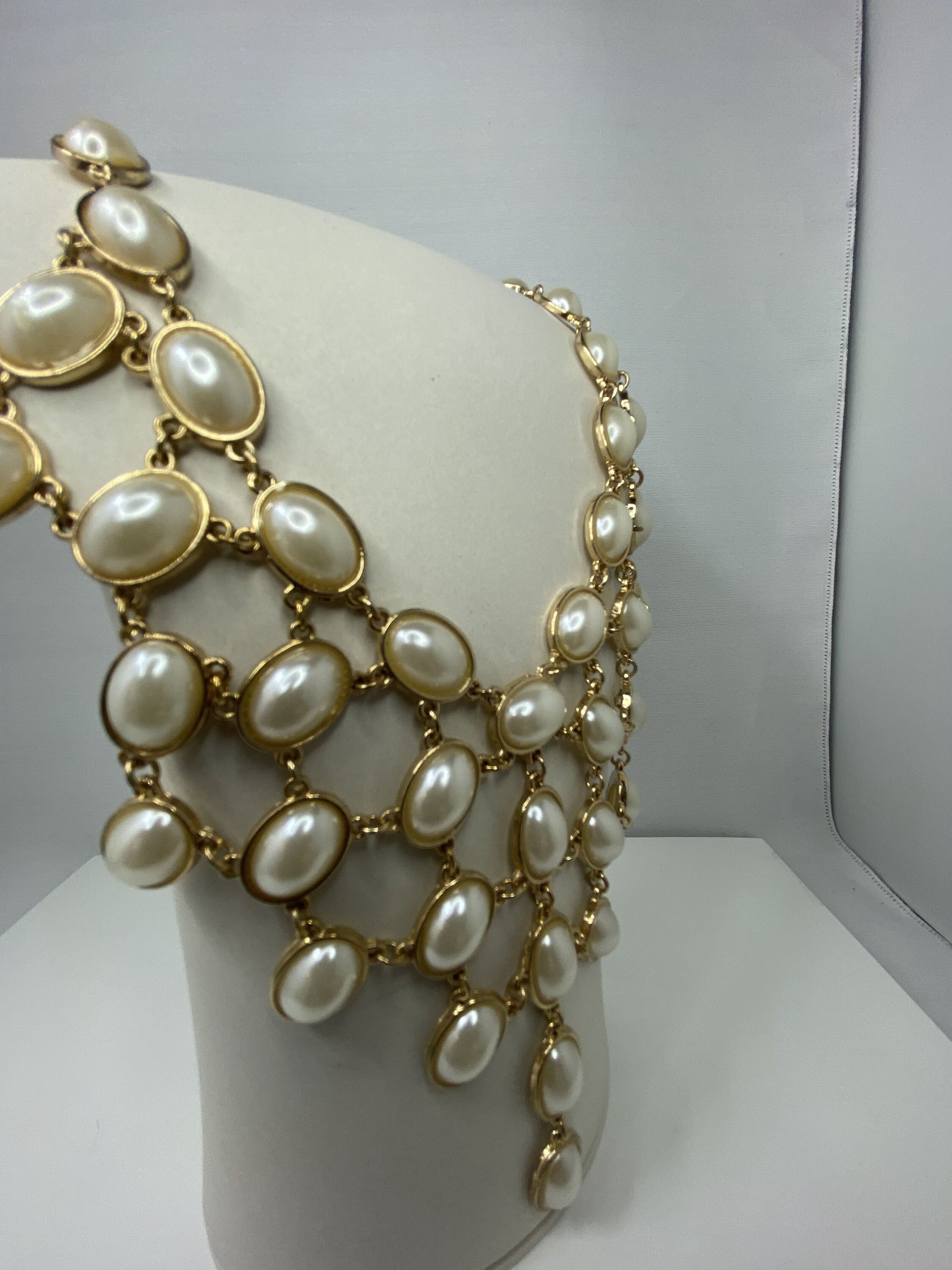 Vintage - Elegant draped neckline oval faux pearl cabochons in gold tone necklace