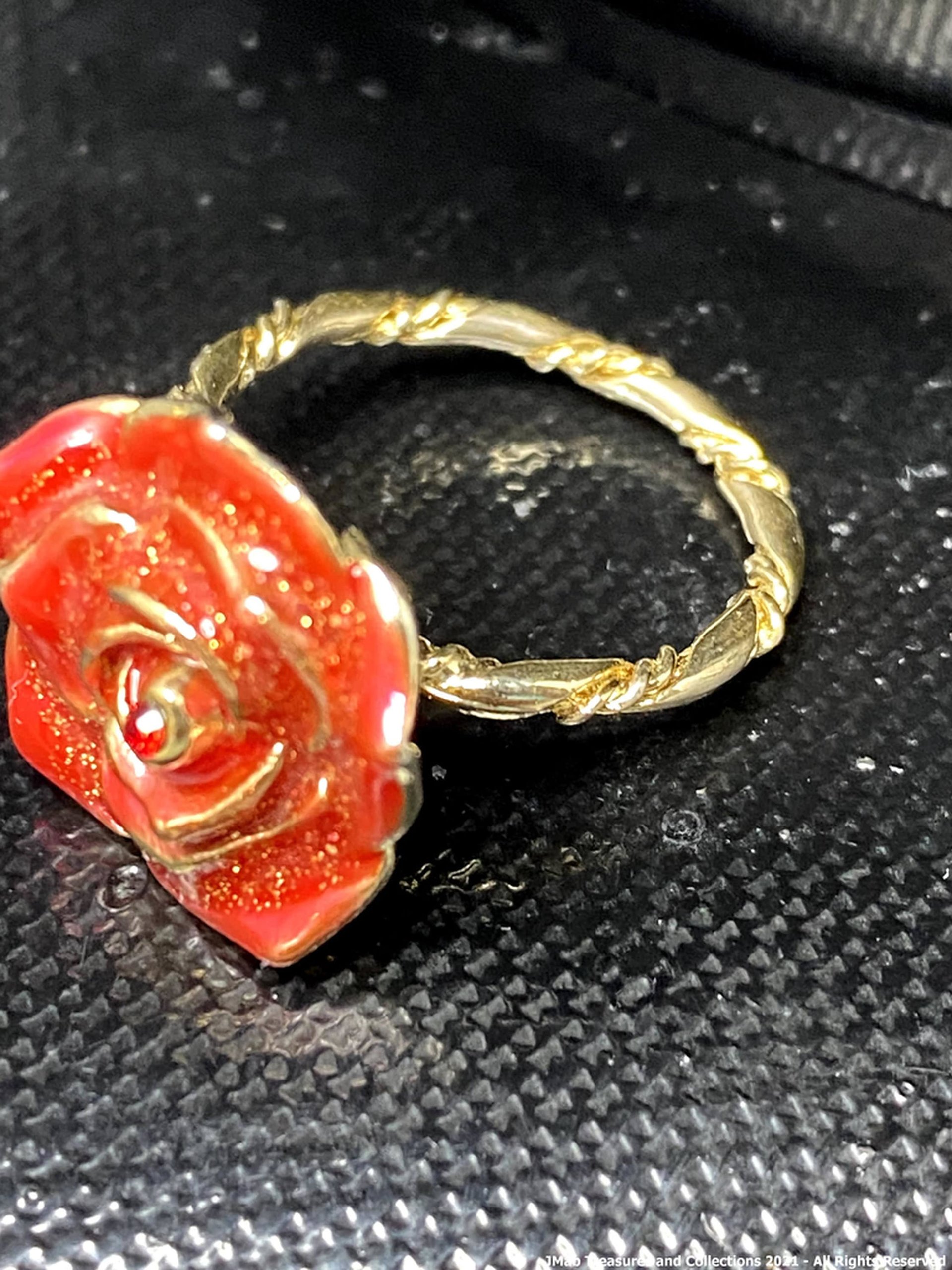 Red Rose enamel twisted band ring