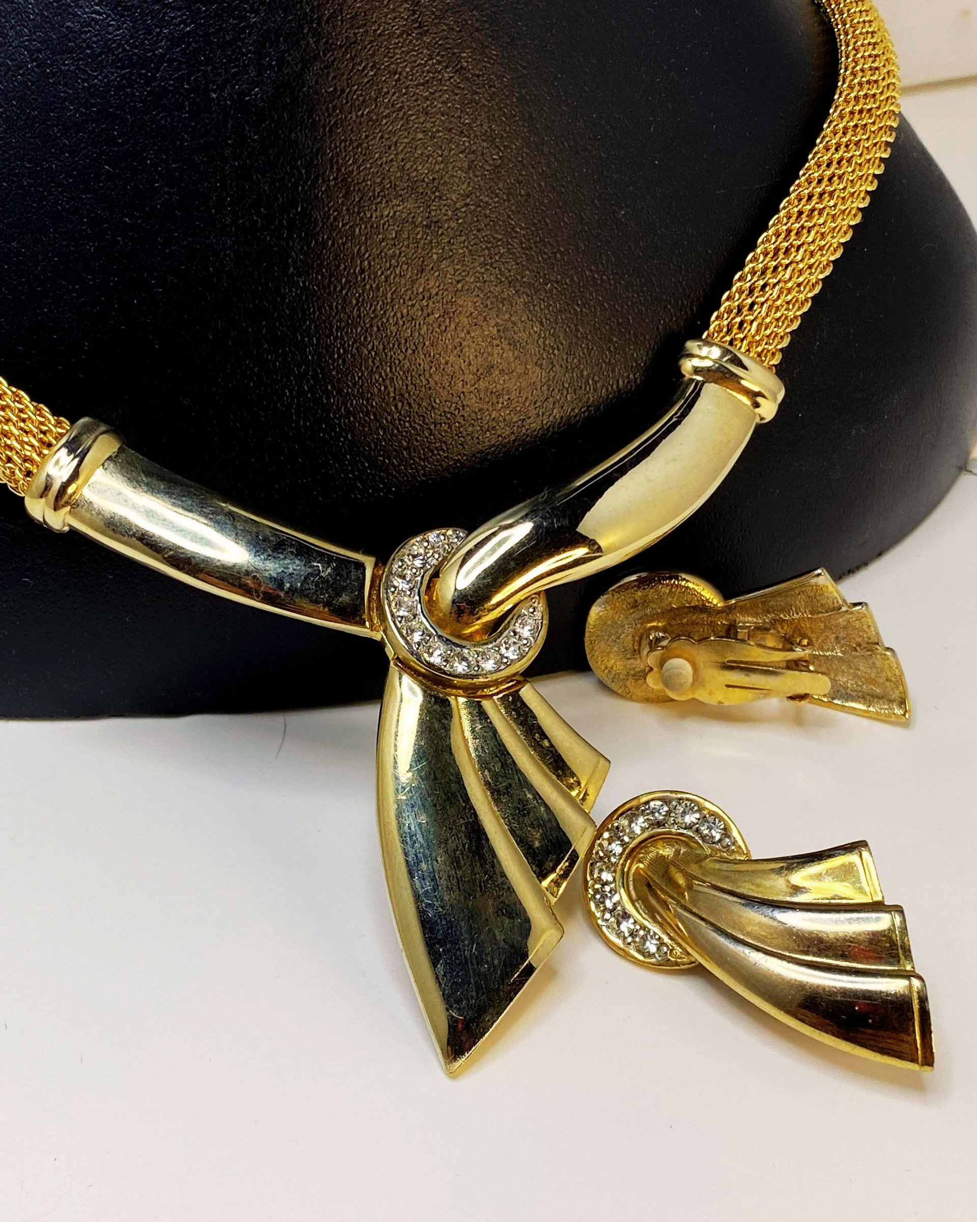 Vintage Gold Tone Mesh and Clip-on Earring set
