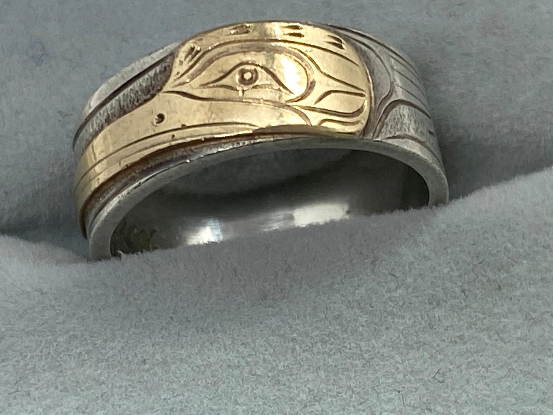 Vintage - Silver and 14K gold overlay "Humming Bird" ring by Joe Descoteaux