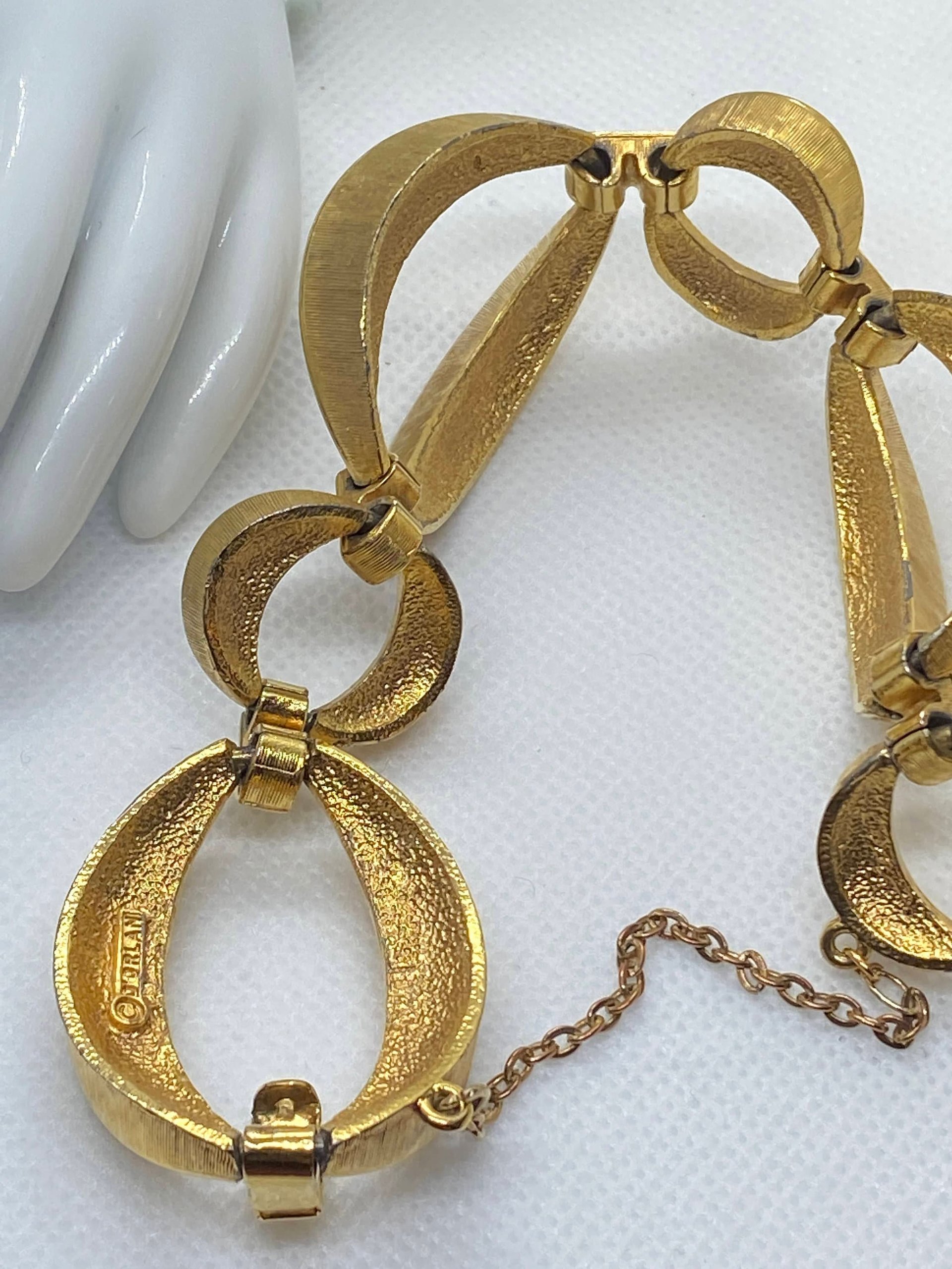 Vintage Gold Tone Signed Dorlan Chunky Oval Chain Link Bracelet
