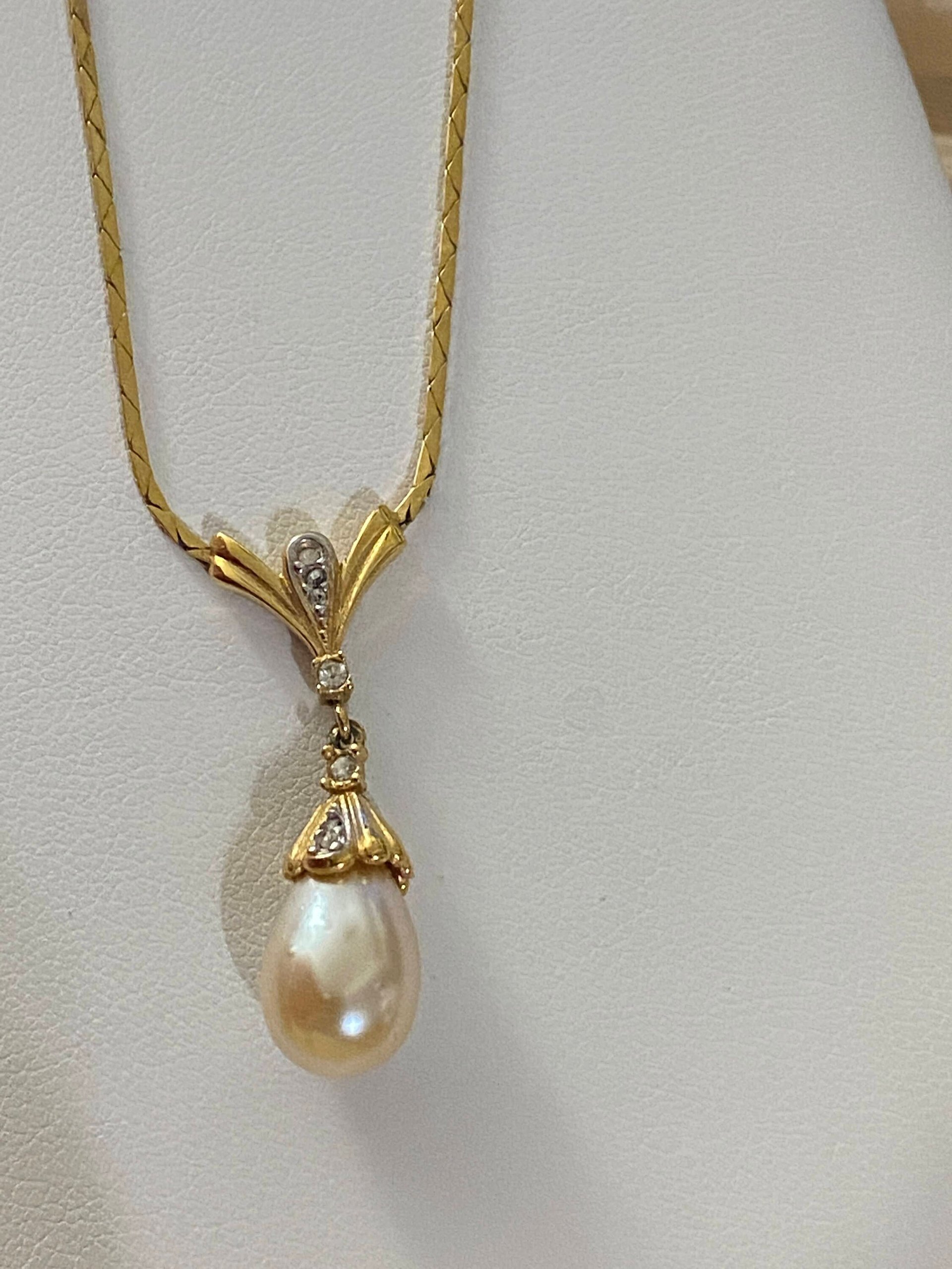 Vintage - Faux Pearl tear drop vermilled gold tone necklace and pierced earring set