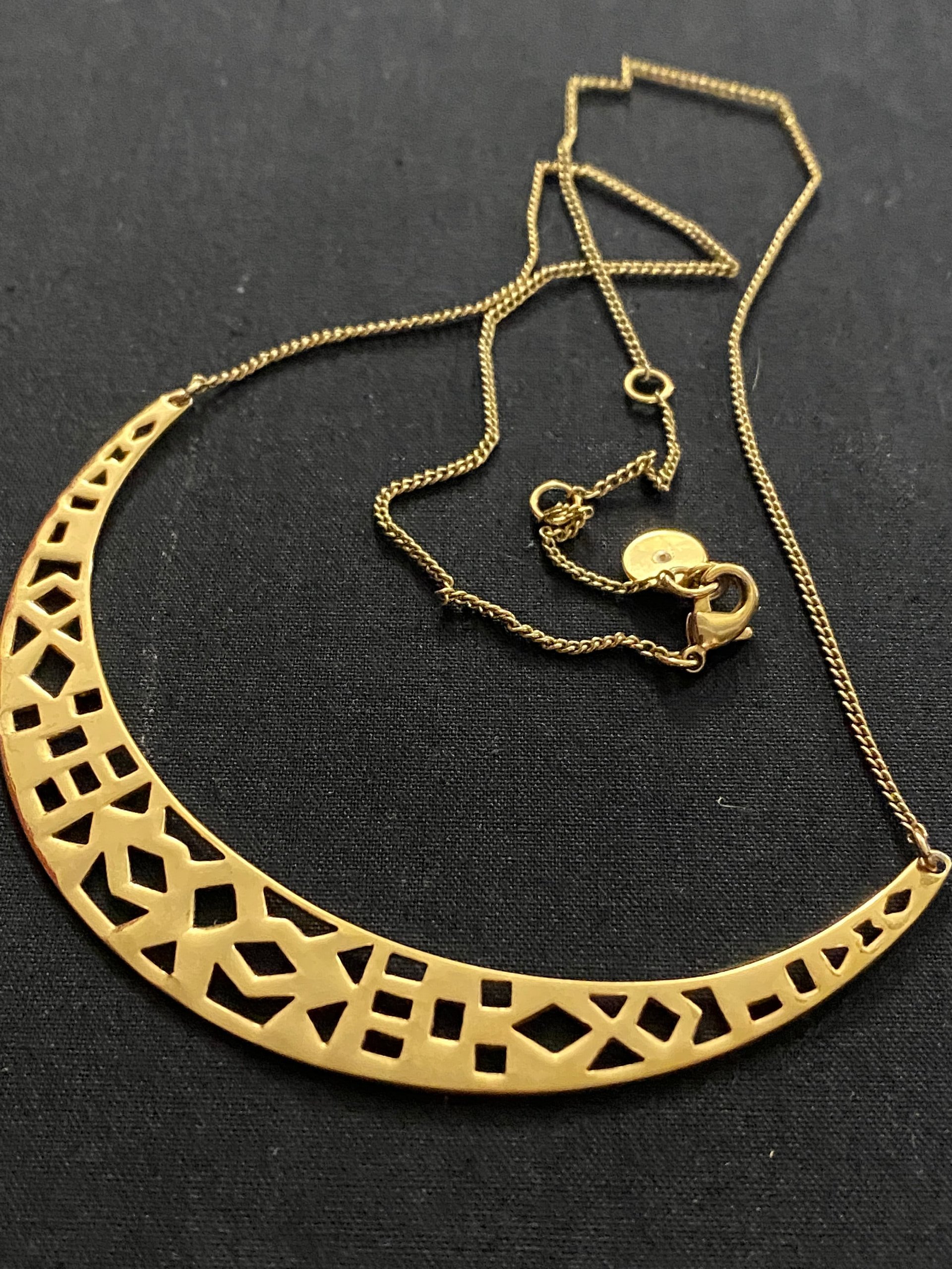 Stella and Dot Gold Tone Avalon Crescent Necklace