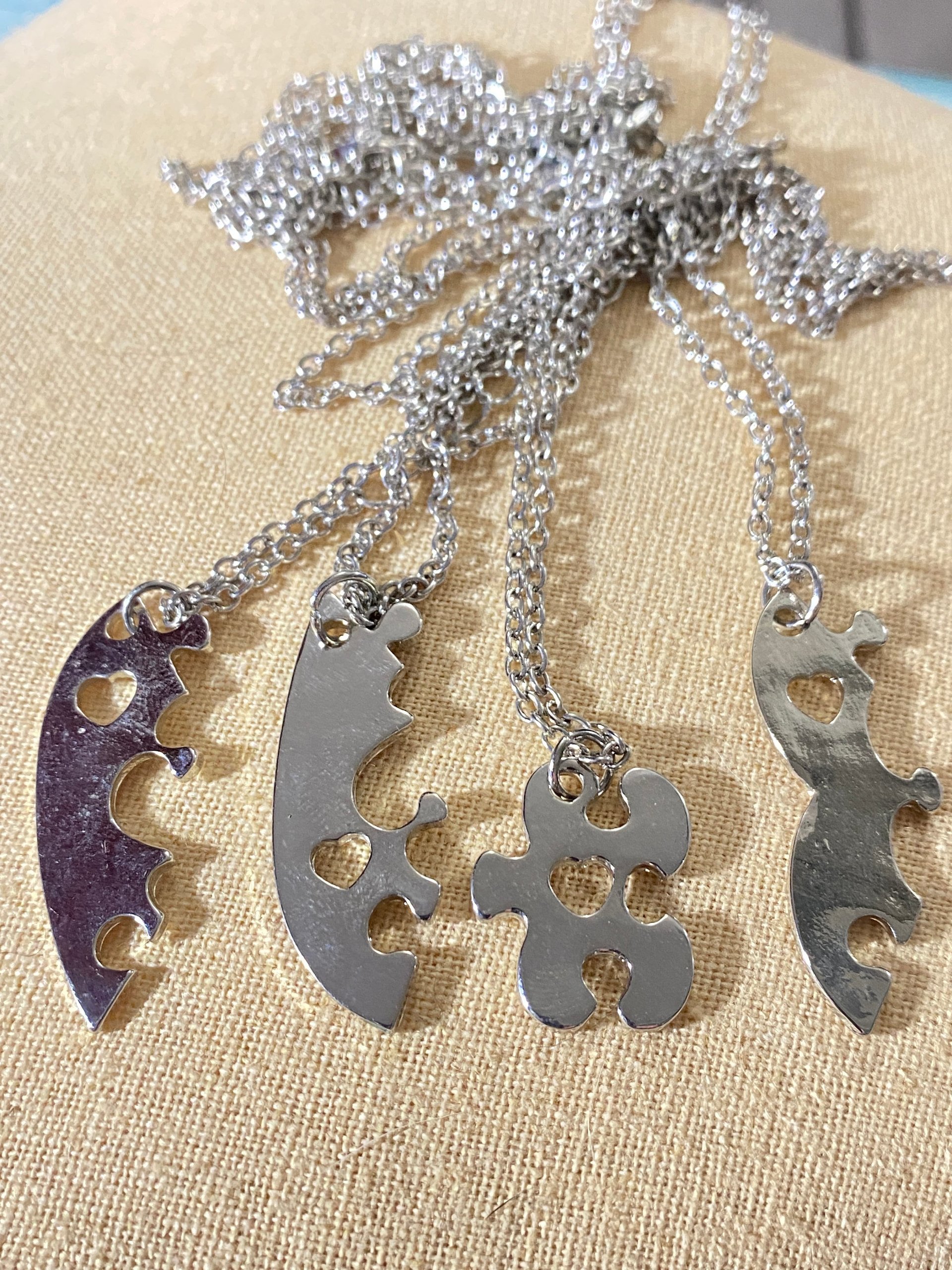 Silver tone 4 part heart puzzle pendant family friendship necklaces
