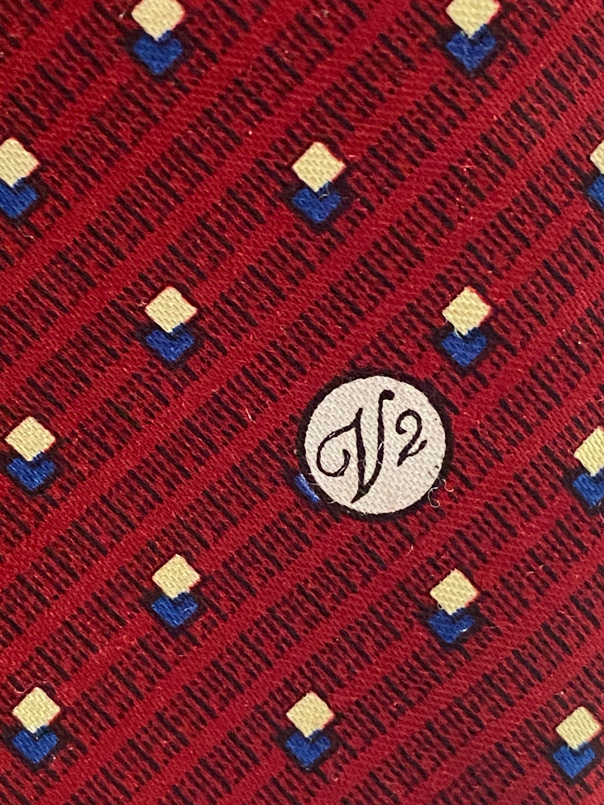 Red Versace V2 necktie with pattern squares