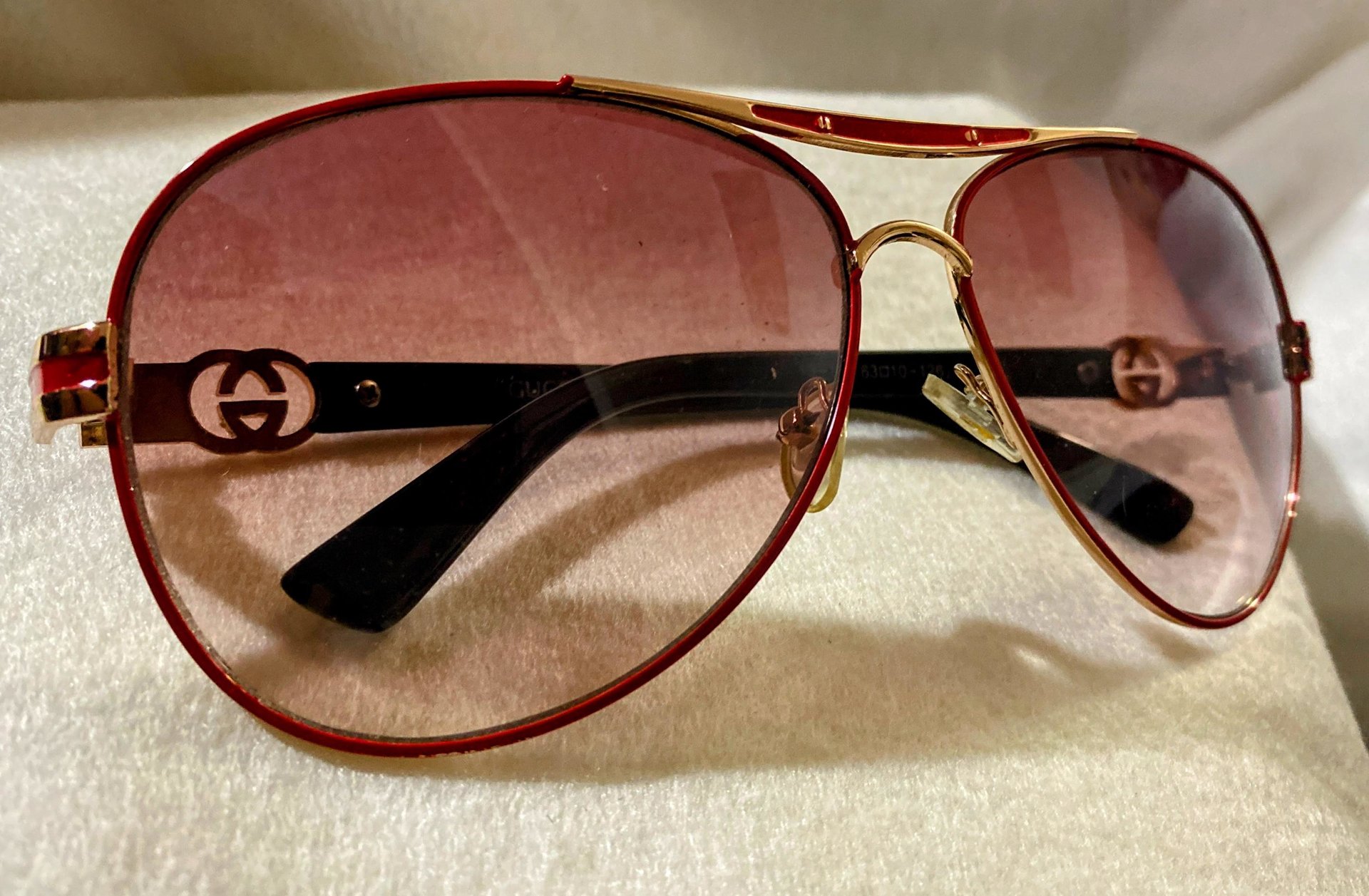 Vintage Red Aviators Designer Sunglasses and Leather Case