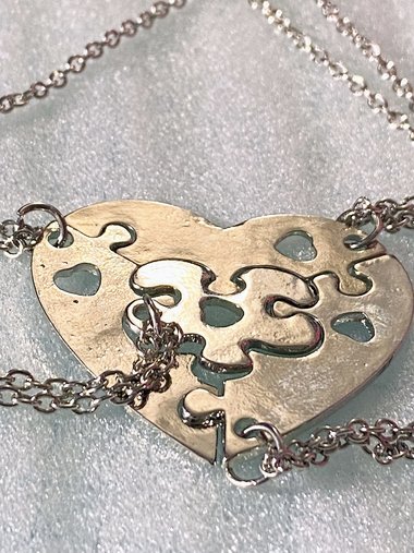 Silver tone 4 part heart puzzle pendant family friendship necklaces
