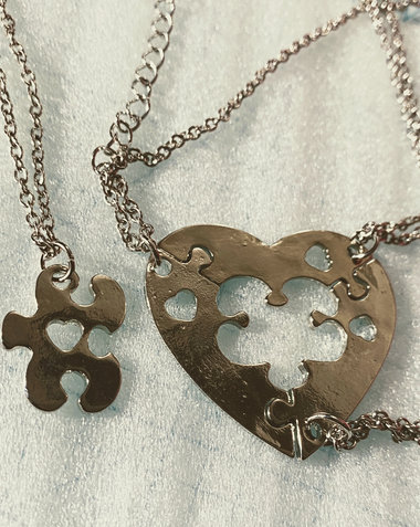 Silver tone 4 part heart puzzle pendant family friendship necklaces