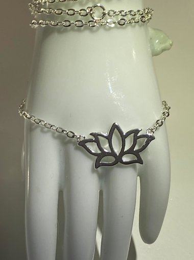 Silver tone Lotus pendant and necklace